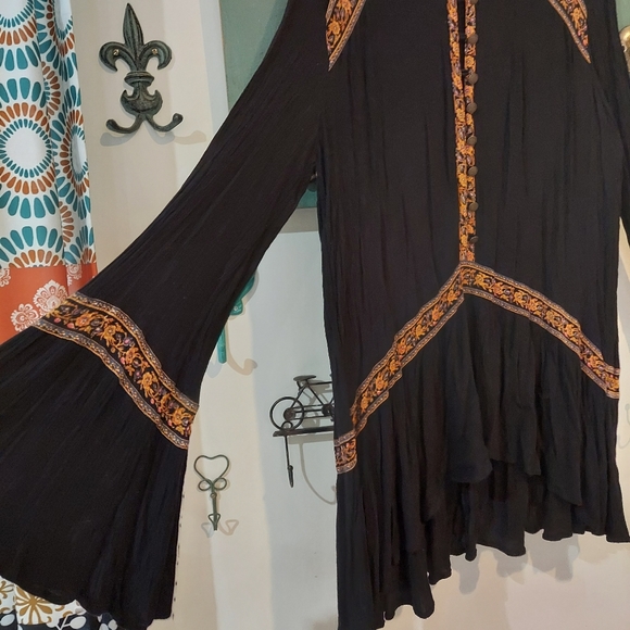 Urban Outfitters Peasant Top - Picture 2 of 3